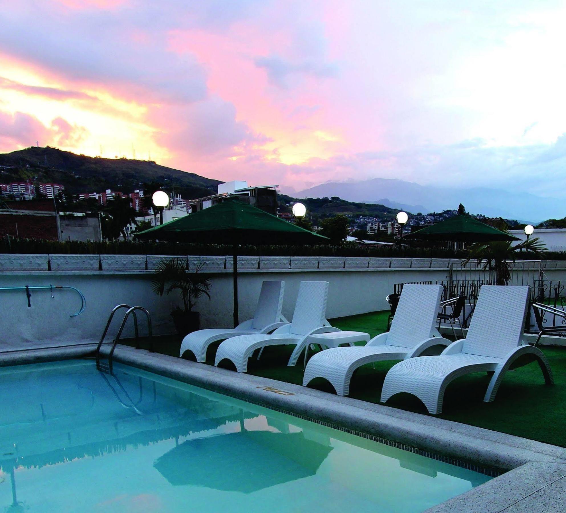 Hotel San Fernando Real Cali Bagian luar foto